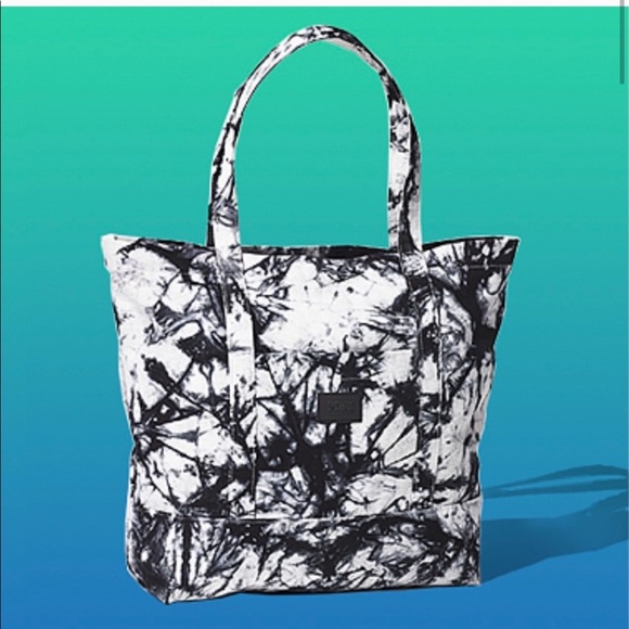 Last one✨Pink Victoria Secret tie die tote - Picture 4 of 5